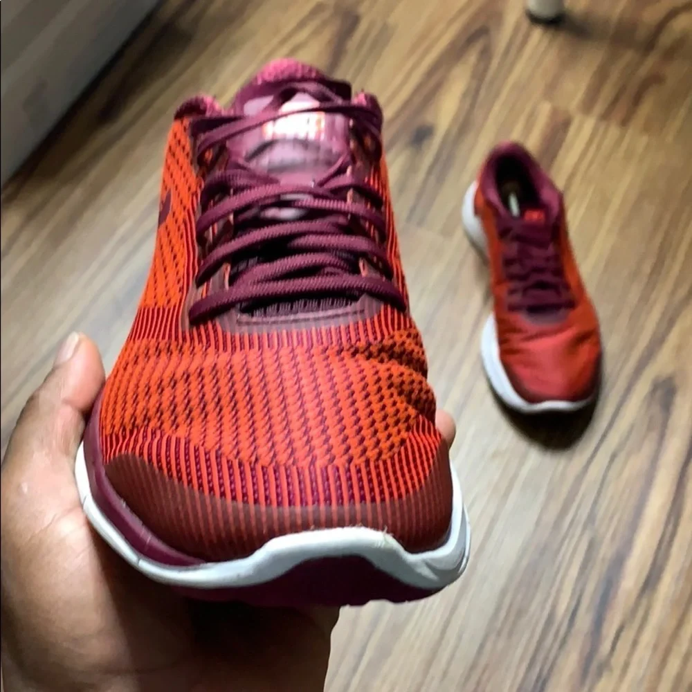 Under Armour Charged WMNS Running  Sneakers